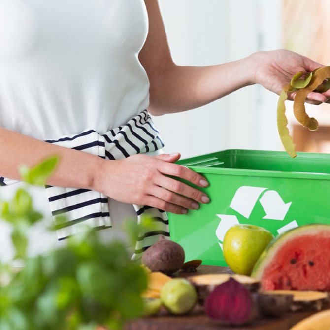 Cómo hacer composta en casa con residuos de alimentos